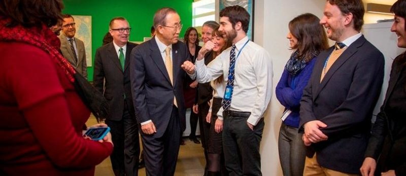 Secretary-General Ban meeting with UN DPA staff. UN Photo