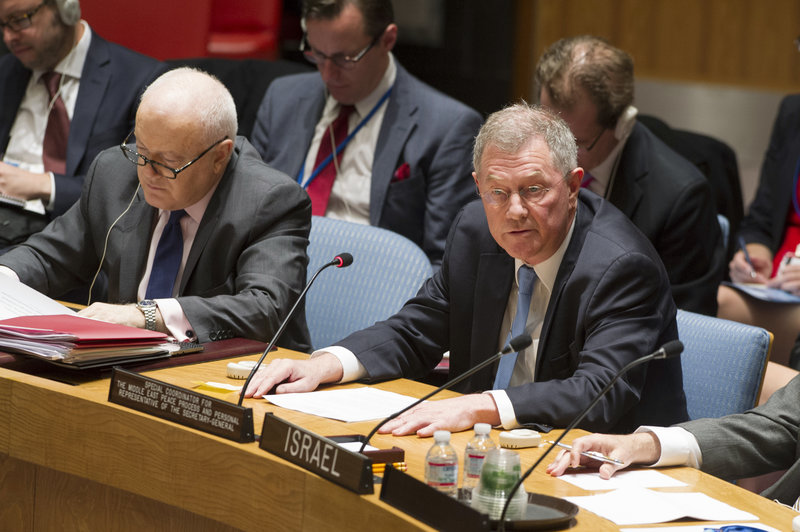 Robert H. Serry (front right), UN Special Coordinator for the Middle East Peace Process, briefs the Security Council.