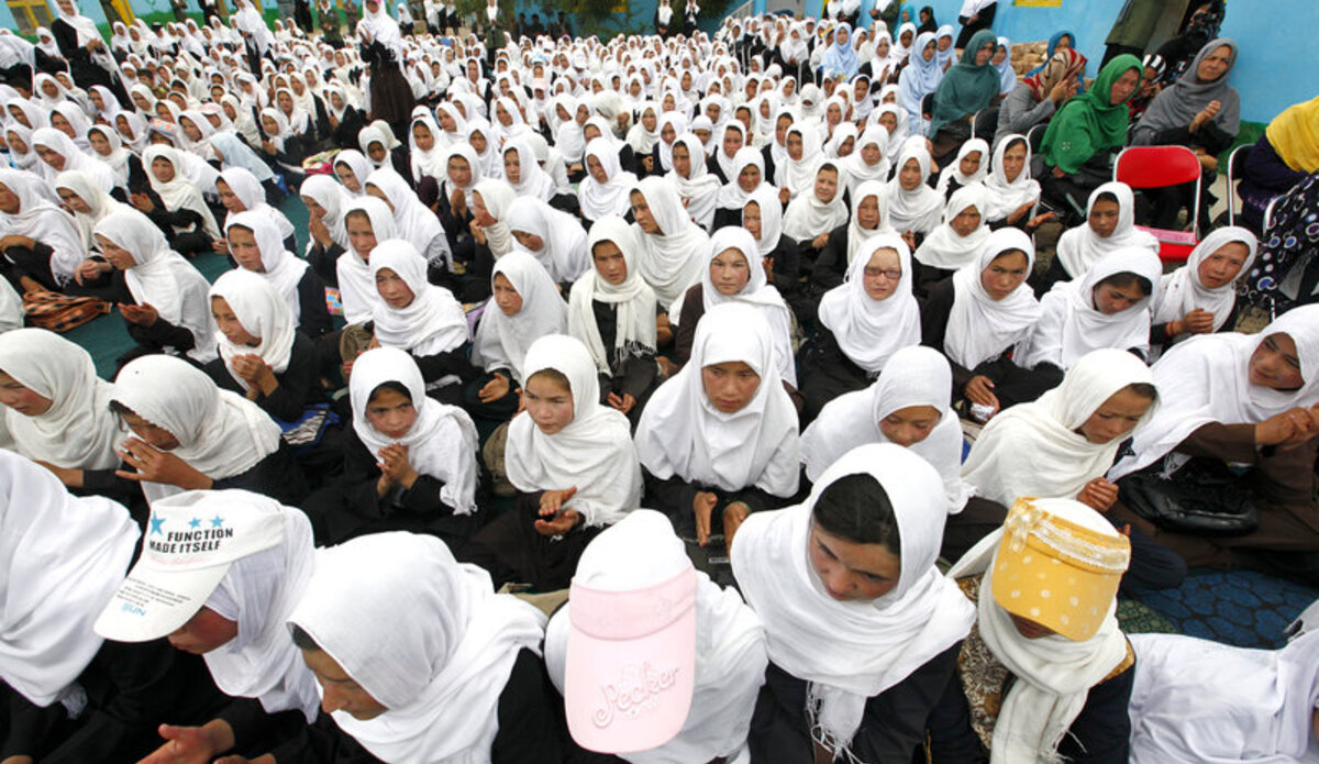 Women’s role model programme in the central province of Bamyan. Photo: UNAMA/Fardin Waezi