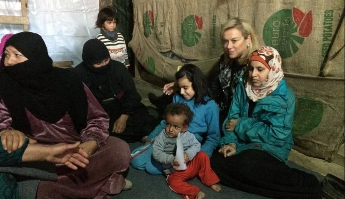 Sigrid Kaag, Special Coordinator for Lebanon. with Syrian refugees in Lebanon. UNSCOL Photo 