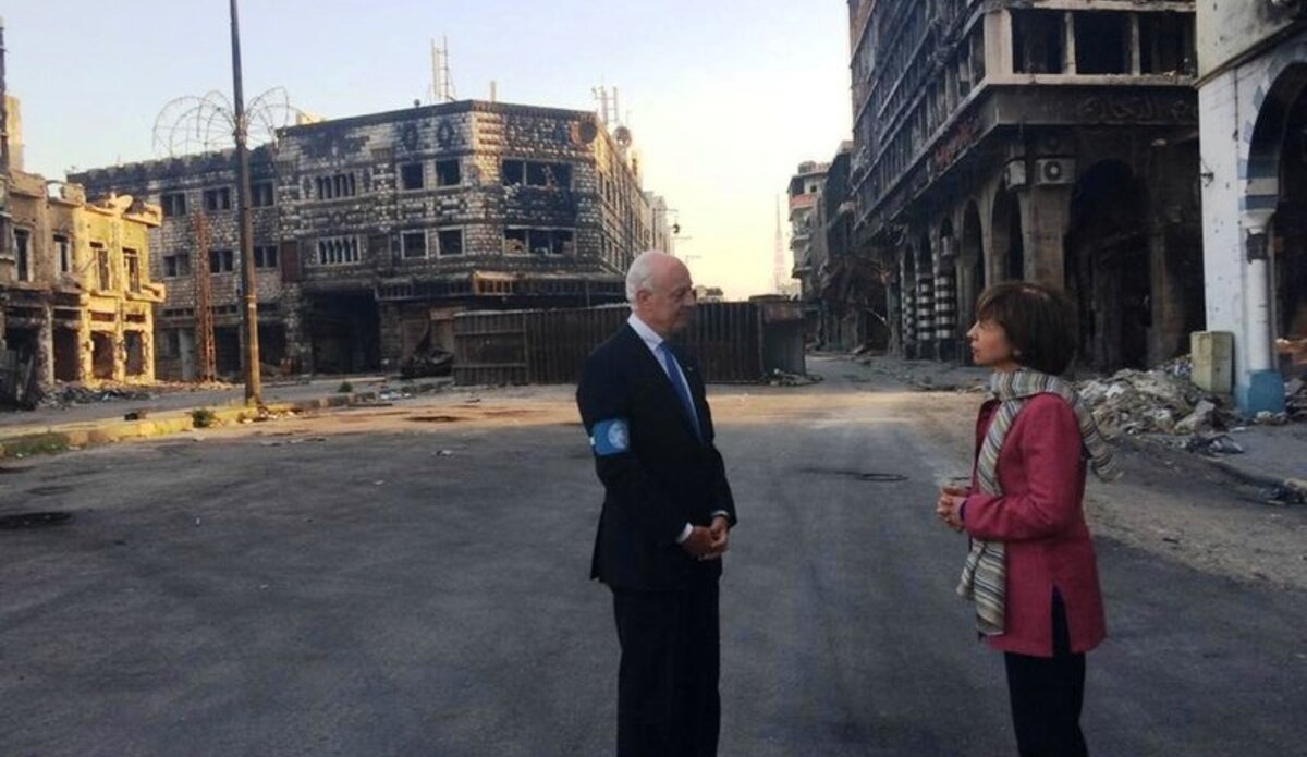 Secretary-General's Special Envoy Staffan de Mistura in Old City of Homs. Photo UN/Juliette Touma